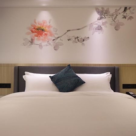 Paco Hotel Guangzhou Jiangtai Road Metro Branch Экстерьер фото