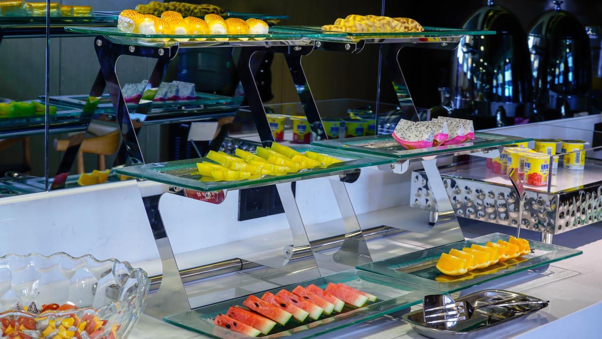 Paco Hotel Guangzhou Jiangtai Road Metro Branch Экстерьер фото