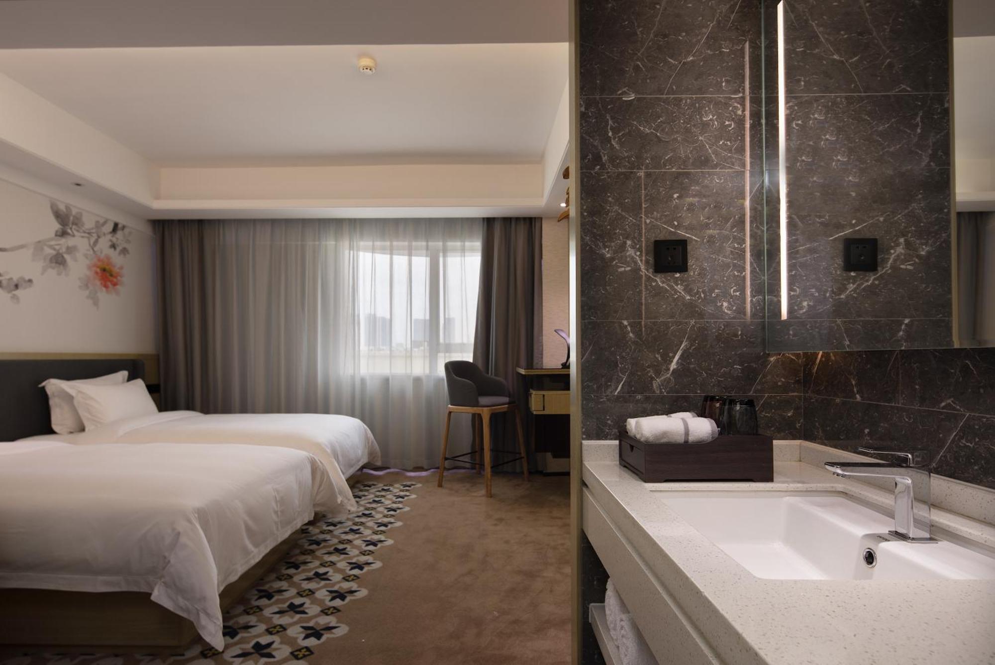Paco Hotel Guangzhou Jiangtai Road Metro Branch Экстерьер фото