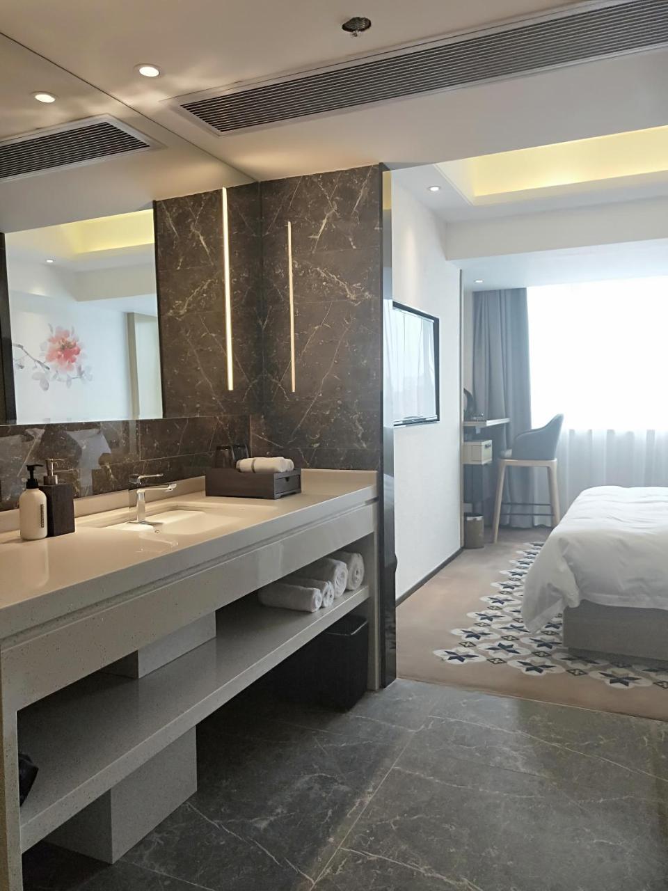 Paco Hotel Guangzhou Jiangtai Road Metro Branch Экстерьер фото
