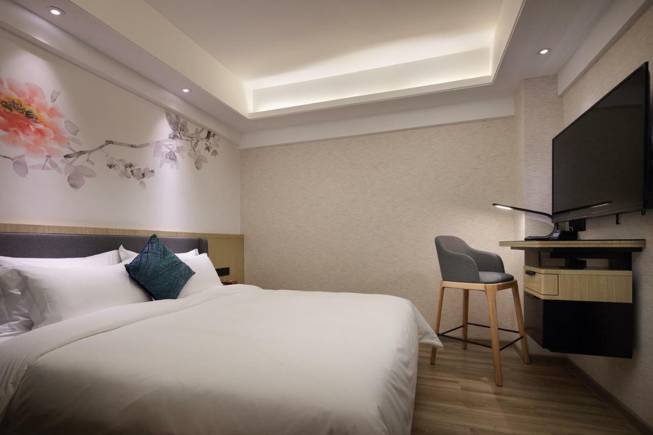 Paco Hotel Guangzhou Jiangtai Road Metro Branch Экстерьер фото