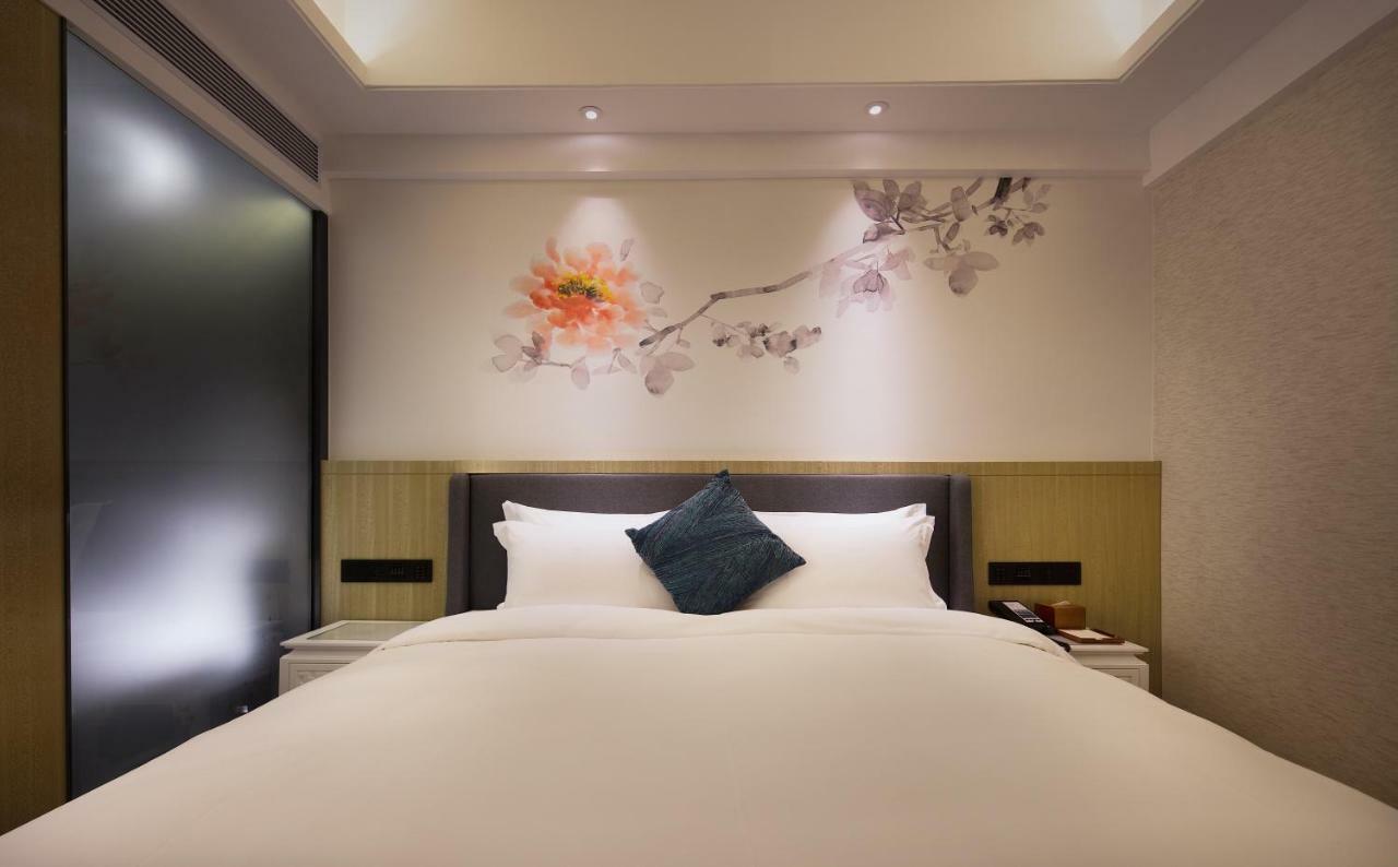 Paco Hotel Guangzhou Jiangtai Road Metro Branch Экстерьер фото