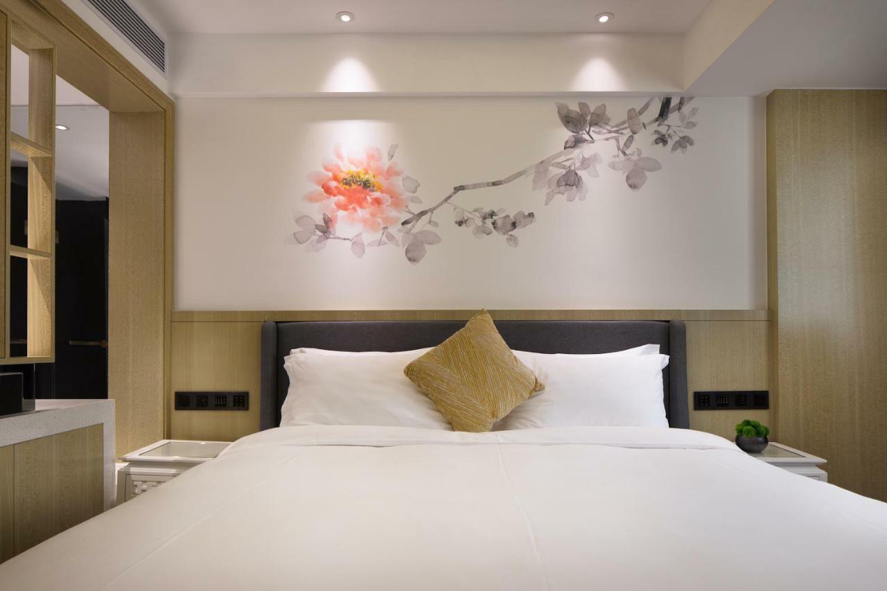 Paco Hotel Guangzhou Jiangtai Road Metro Branch Экстерьер фото