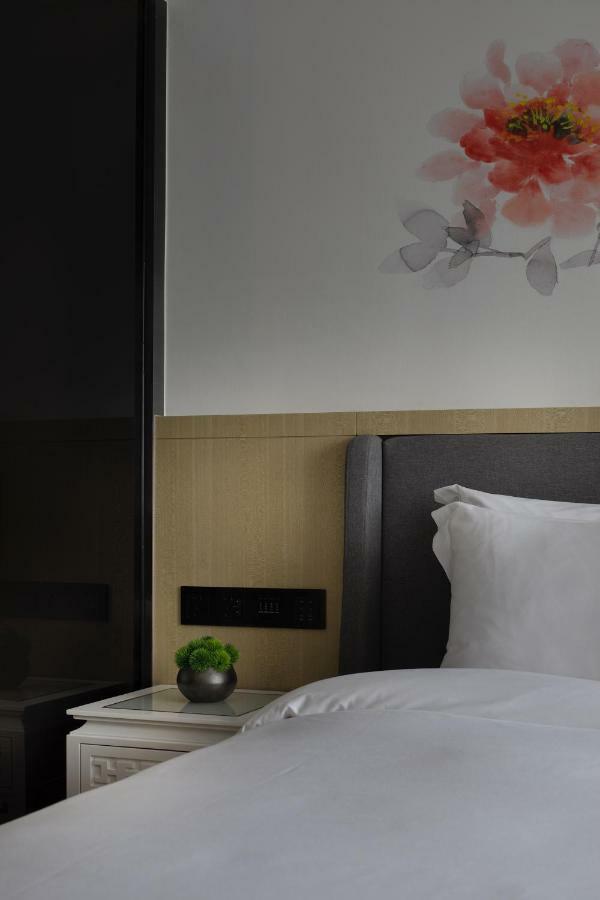 Paco Hotel Guangzhou Jiangtai Road Metro Branch Экстерьер фото